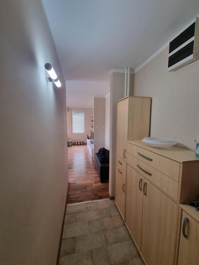 Hawaii- 2 Bdr, Arena, Sava Centar, Free Parking Appartement Belgrado Buitenkant foto