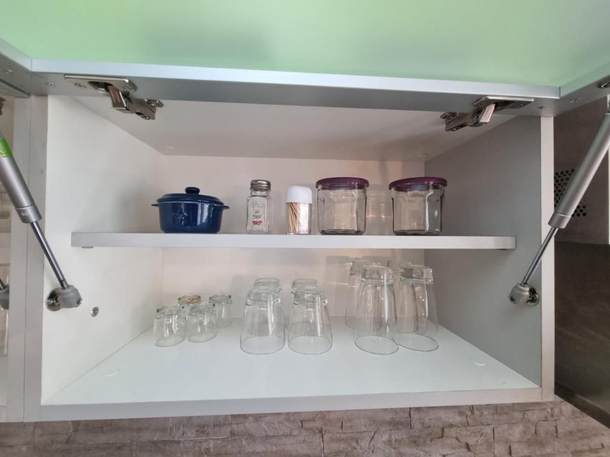 Hawaii- 2 Bdr, Arena, Sava Centar, Free Parking Appartement Belgrado Buitenkant foto