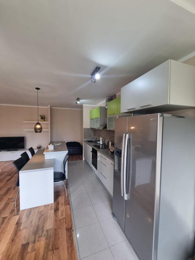 Hawaii- 2 Bdr, Arena, Sava Centar, Free Parking Appartement Belgrado Buitenkant foto